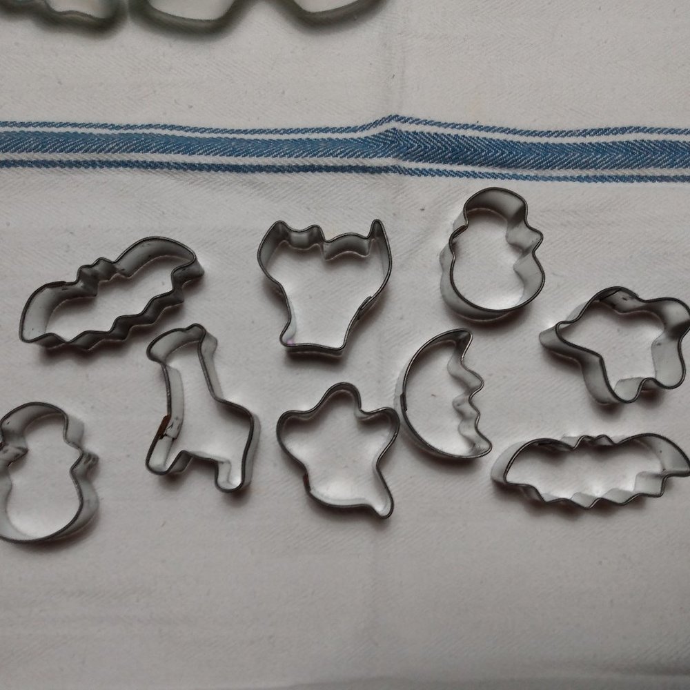 Set of Mini 9 Cookie Cutters